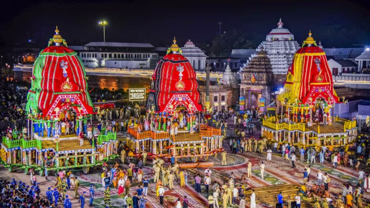 jagannath puri rath yatra 2025 viral namaz video controversy in hindi